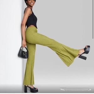 Wild Fable High-Rise Plisse Flare Pants V3 size small Lime Green